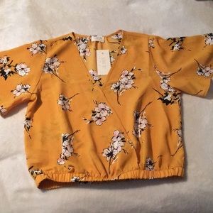 🛑SOLD🛑NWT! Sienna Sky wrap top